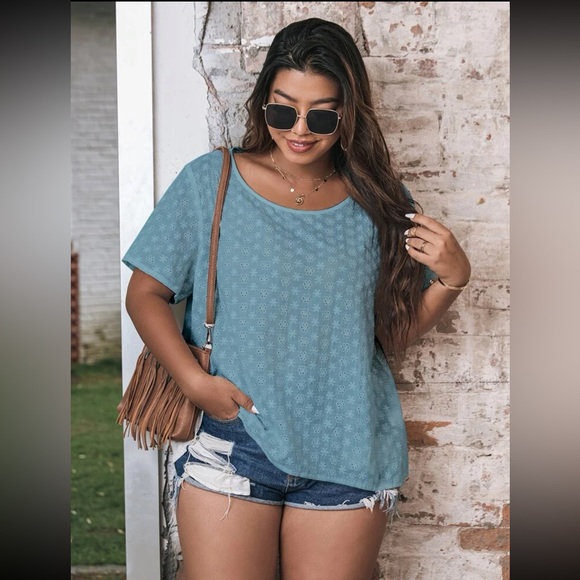 Blue Eyelet Embroidery Button Back Asymmetrical Blouse - Picture 2 of 8